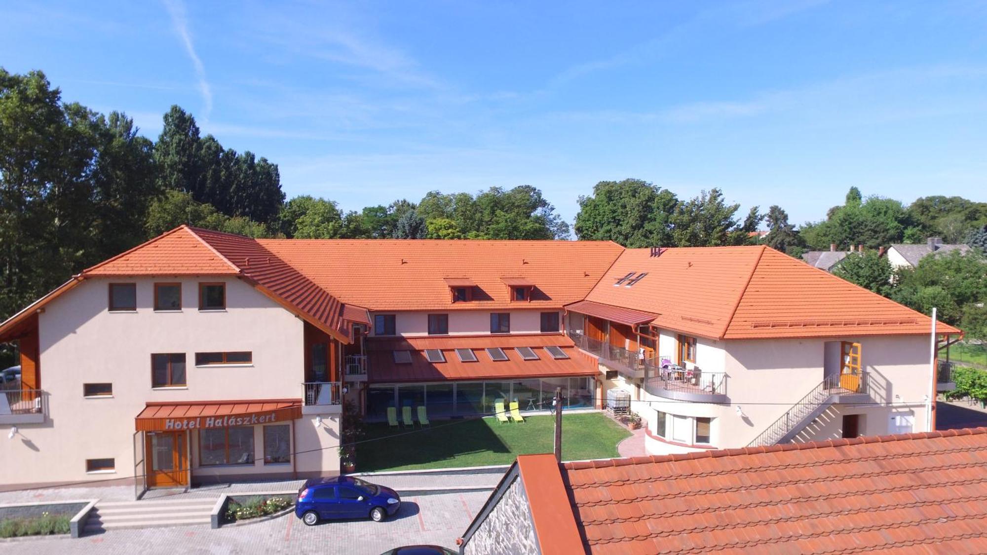 Hotel Halaszkert Badacsony Bytom Extérieur photo