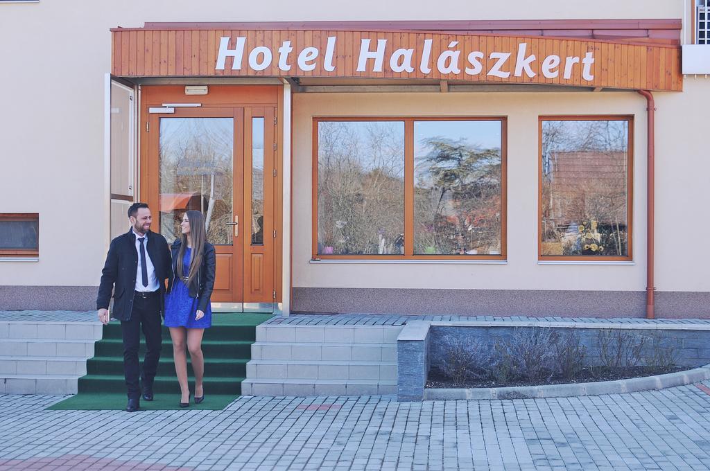 Hotel Halaszkert Badacsony Bytom Extérieur photo