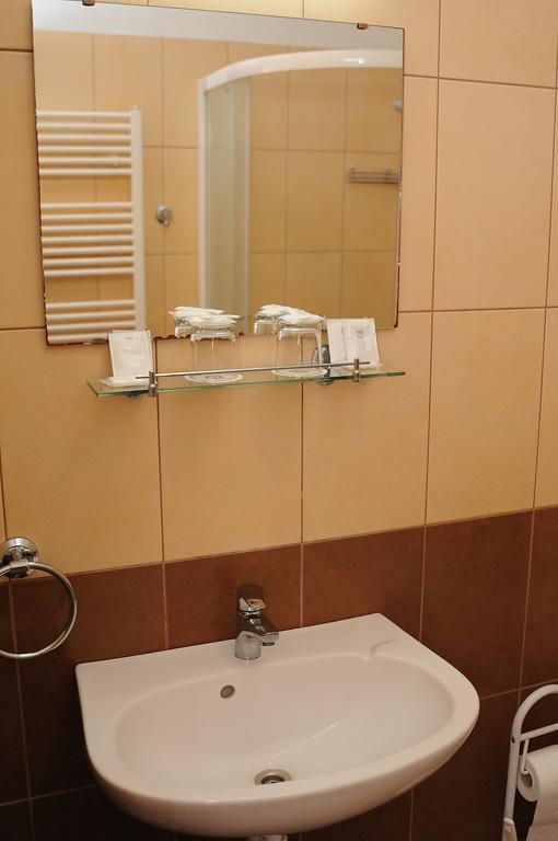 Hotel Halaszkert Badacsony Bytom Extérieur photo