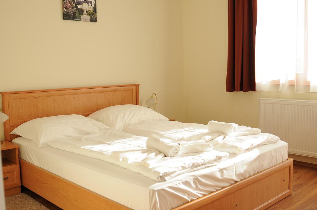 Hotel Halaszkert Badacsony Bytom Extérieur photo