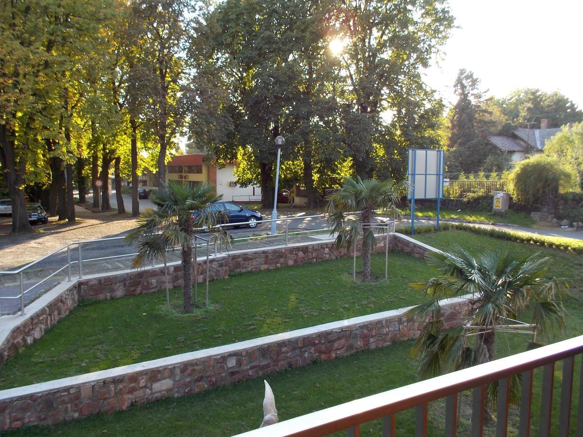 Hotel Halaszkert Badacsony Bytom Extérieur photo